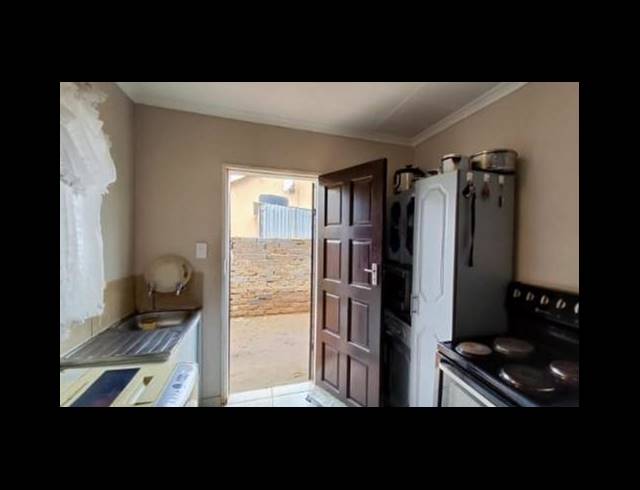 3 BEDROOM HOUSE FOR SALE IN SAVANNA CITY